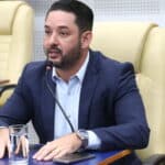 Thialu Guiotti propõe sinal de socorro imediato a vítimas de violência em Goiânia