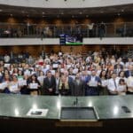 Homenagem liderada por Bruno Peixoto celebra acupunturistas e profissionais da saúde na Assembleia Legislativa de Goiás