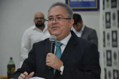 Ex-vice-prefeito Márcio Cândido assume secretaria na Alego após acordo com Bruno Peixoto