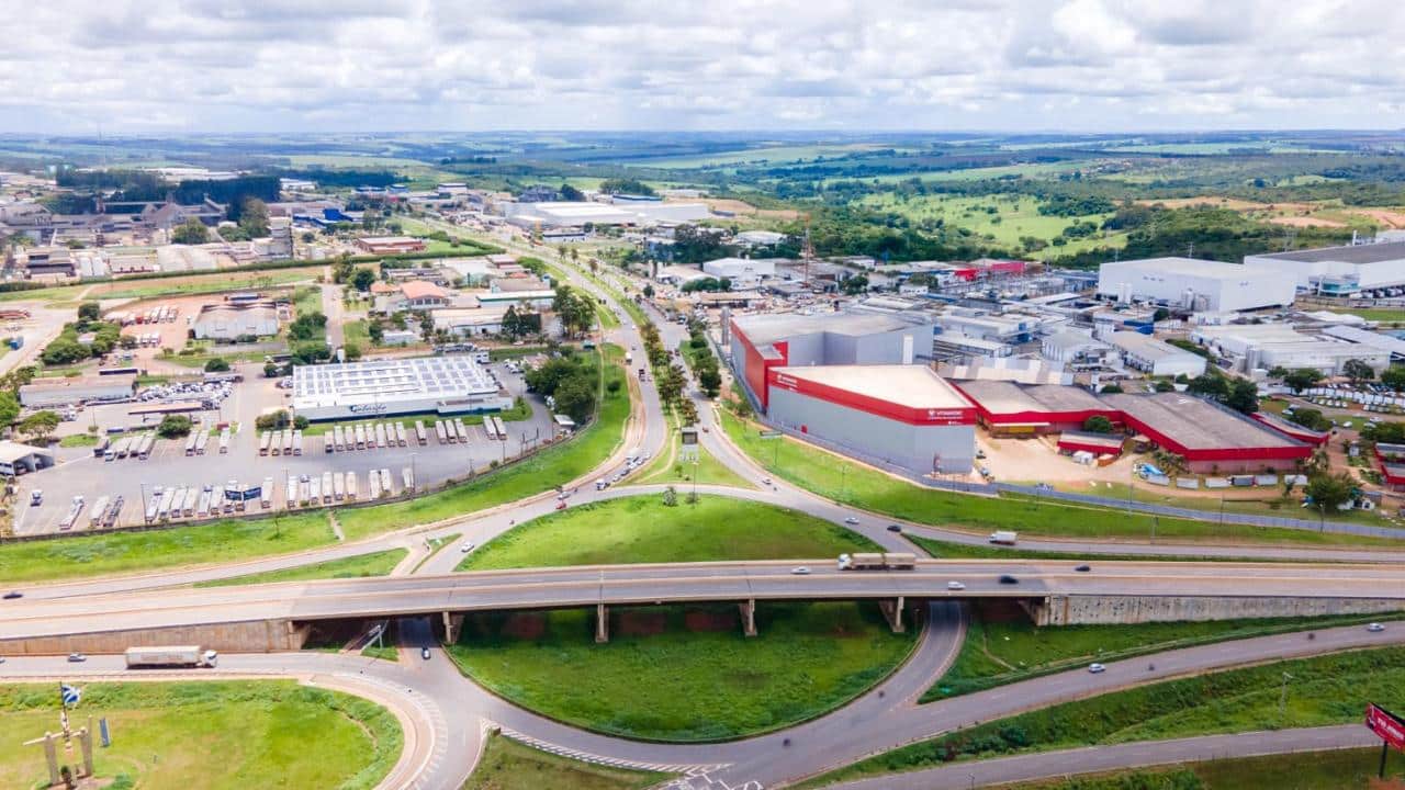 Multinacional chinesa Teld Eco Charger confirma instalação de fábrica em Anápolis com investimento de R$ 100 milhões