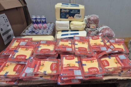 Supermercado em Goiânia é flagrado com 60 quilos de alimentos vencidos à venda