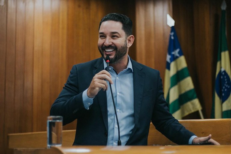 CCJ aprova matéria de Thialu Guiotti que autoriza convênios com escolas privadas