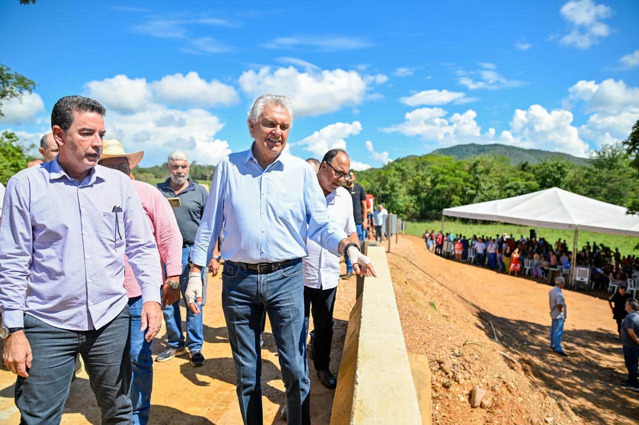 Ao entregar obras rodoviárias, Caiado destaca importância econômica do Vale de São Patrício