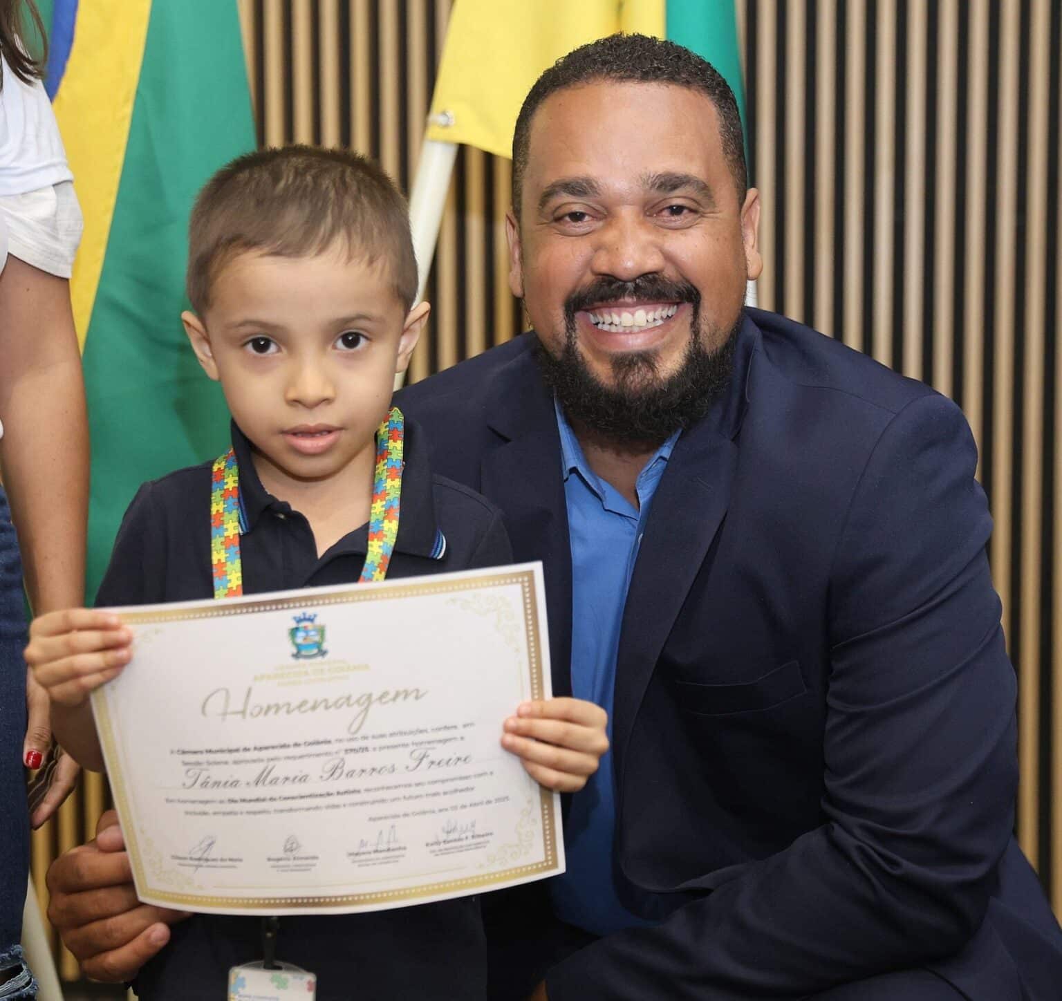 Rogério Almeida realiza sessão solene em homenagem ao Dia Mundial da Conscientização do Autismo
