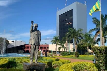 Feirantes e donos de pit-dogs têm até o dia 30 de abril para aderir ao Refis 2025