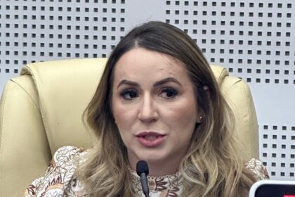 Vereadora Léia Klebia propõe Programa de Fomento ao Corte e Costura para capacitar mulheres em vulnerabilidade