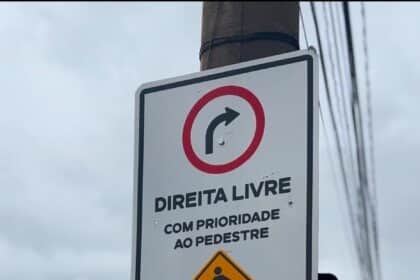 Direita Livre: SET reforça regras para garantir segurança em conversões com sinal vermelho em Goiânia