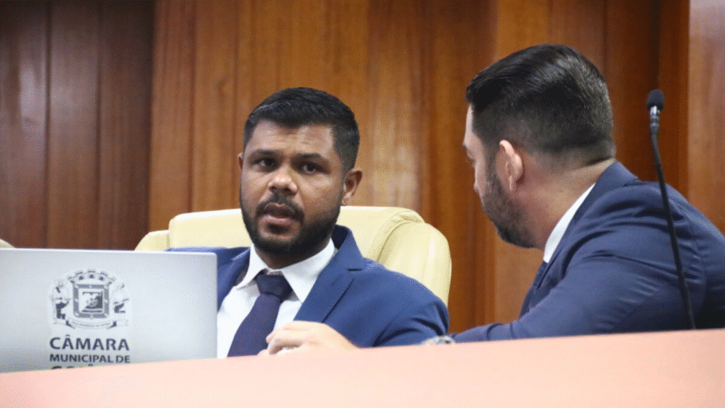 Câmara de Goiânia suspende projeto da Prefeitura e exige respeito da Secretaria de Educação