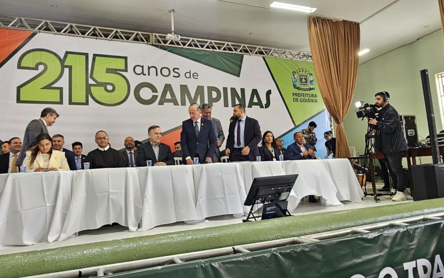 Câmara de Goiânia aprova, em primeira votação, reajuste para professores e auxílio-locomoção a servidores administrativos da Educação