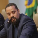 Vereador Rogério Almeida denuncia buraco deixado por obra da BRK em avenida de Aparecida de Goiânia