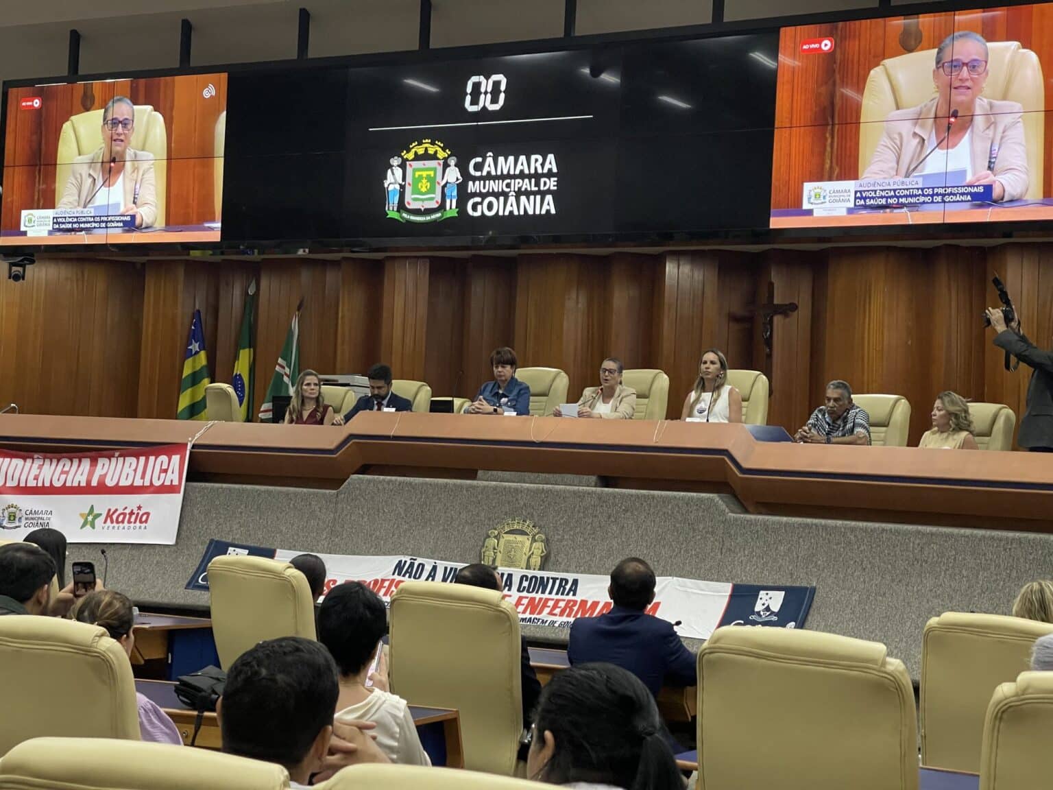 Audiência pública discute violência contra profissionais de saúde na rede municipal