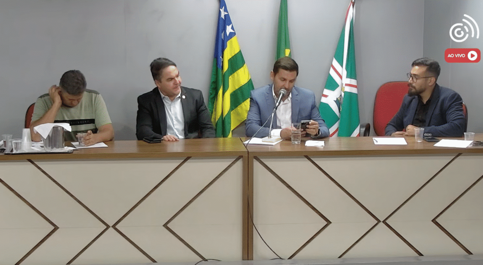 Em audiência pública, trabalhadores da Feira Hippie apontam problemas e falta de diálogo com associação classista