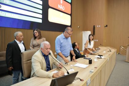 Câmara institui Dia Municipal da Advocacia Jovem e aprova concessão de honrarias