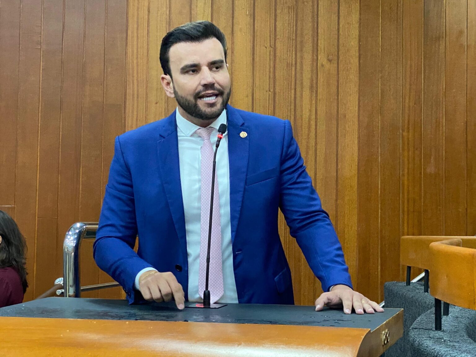 Projeto quer barrar cobrança por estacionamento em vias públicas e reacende debate sobre “Área Azul”
