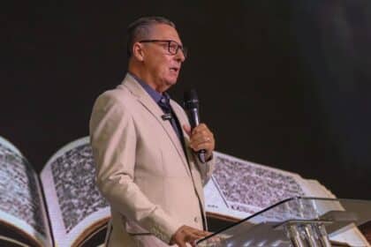 Pastor Neuton Abreu surge como nome disputado para suplência ao Senado em Goiás